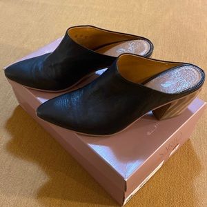 Beautiful Franco Sarto black mules